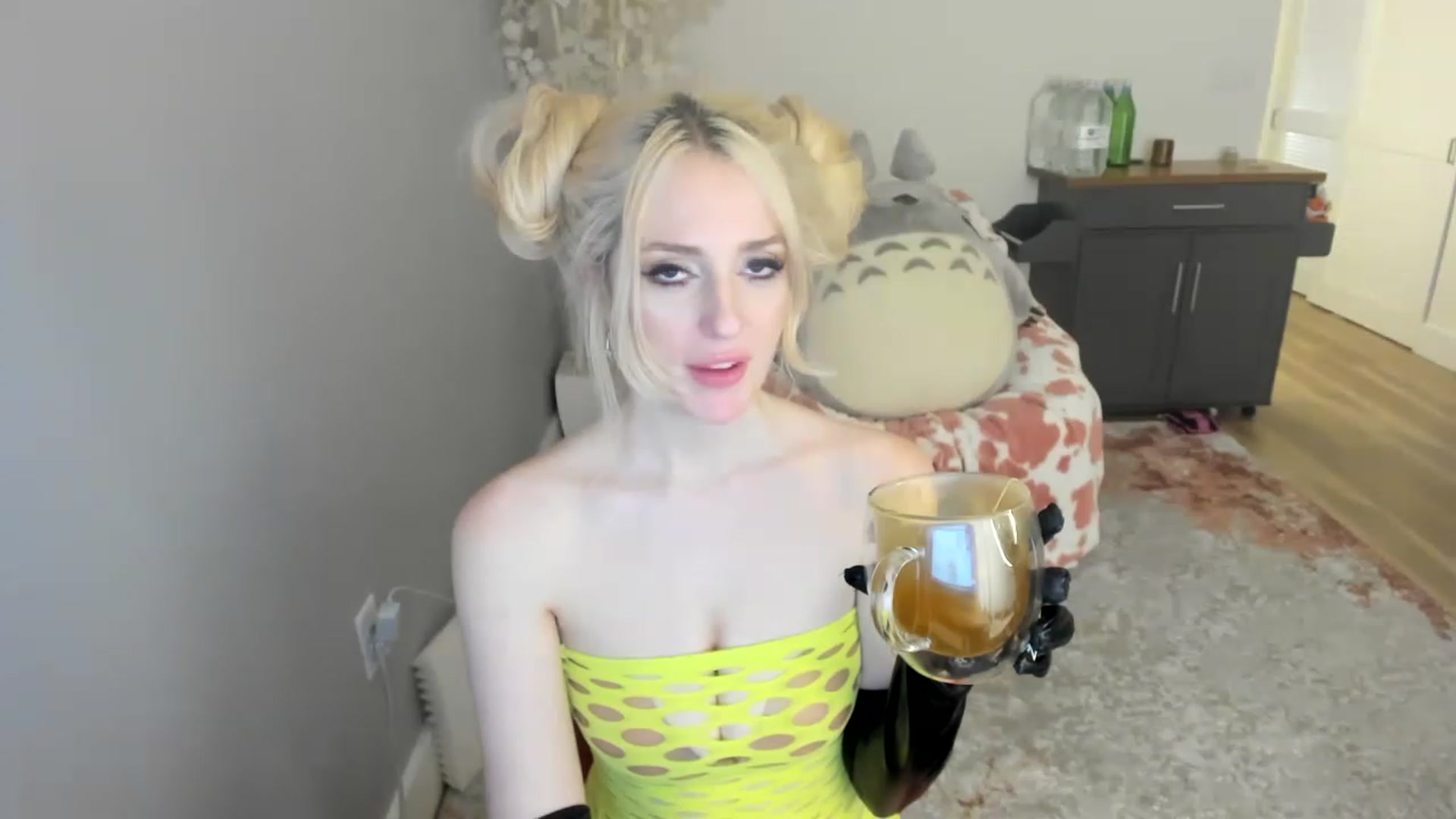Gallery image thumbnail from HUGECockDomme's myfreecams stream on, 12/31/2022, 13:08 image 18 of 20