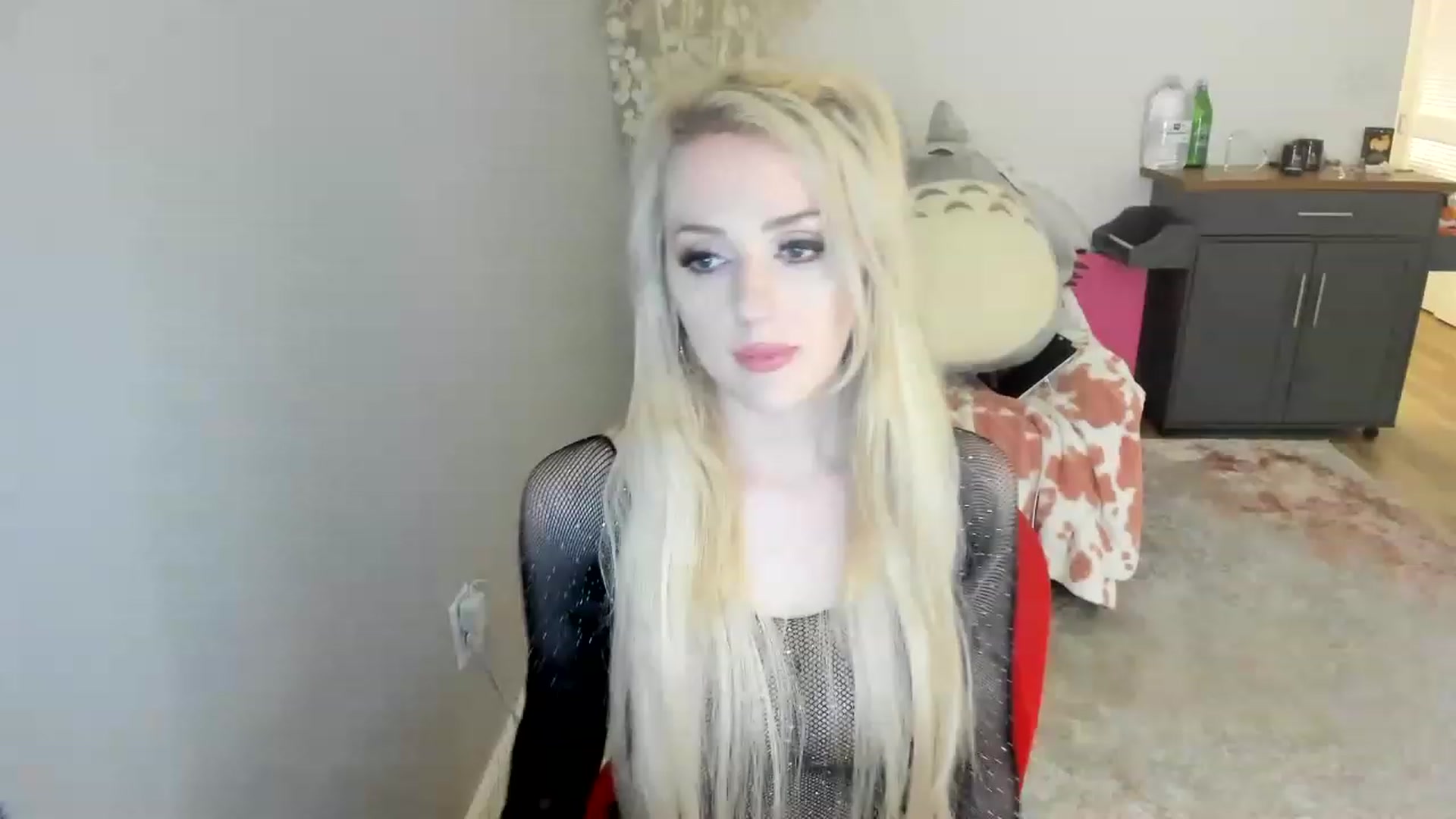 Gallery image thumbnail from HUGECockDomme's myfreecams stream on, 03/02/2023, 02:42 image 8 of 20