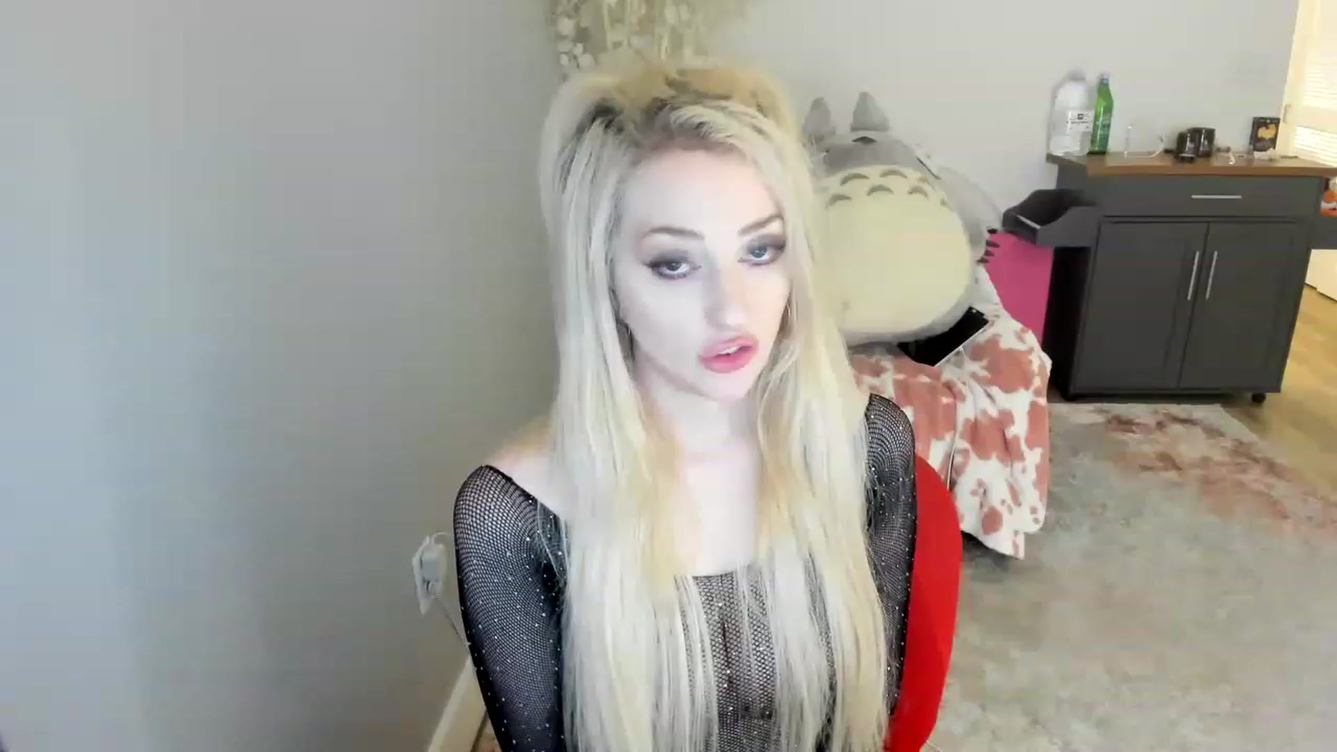 Gallery image thumbnail from HUGECockDomme's myfreecams stream on, 03/02/2023, 02:42 image 9 of 20