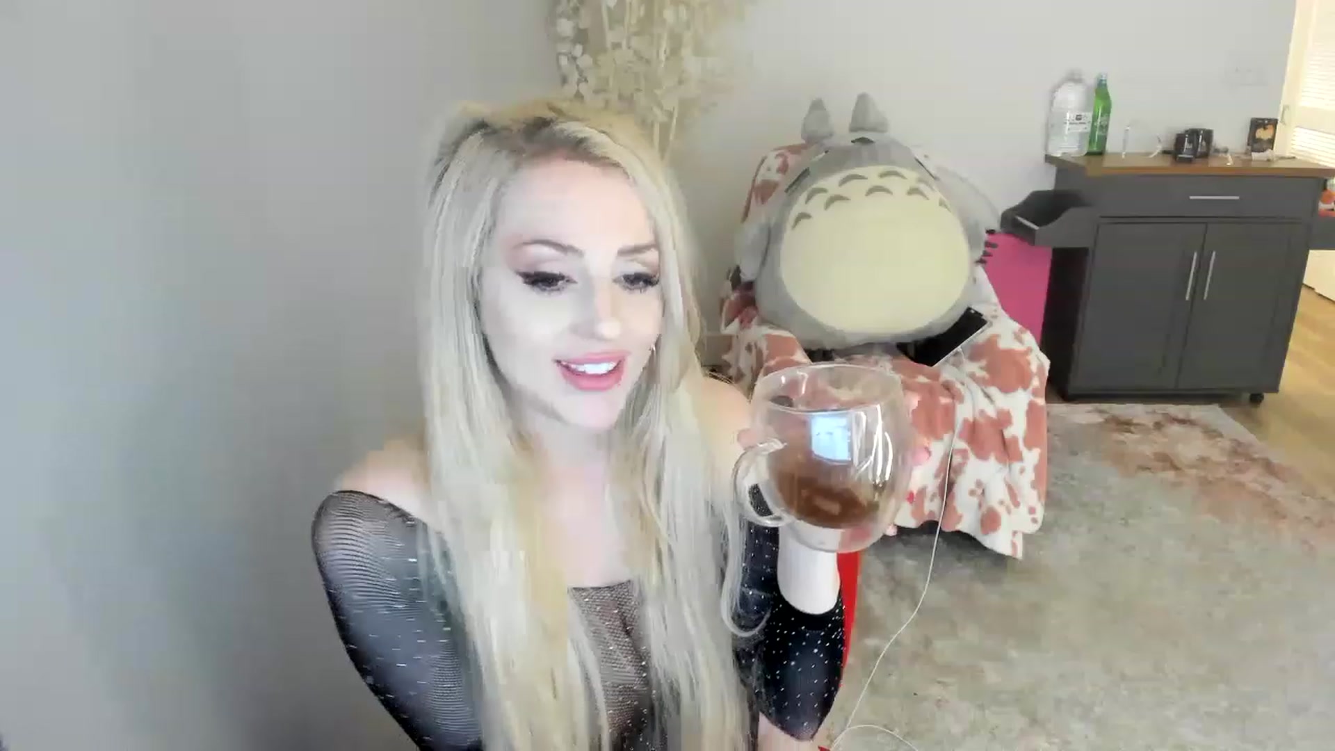 Gallery image thumbnail from HUGECockDomme's myfreecams stream on, 03/02/2023, 07:18 image 5 of 20