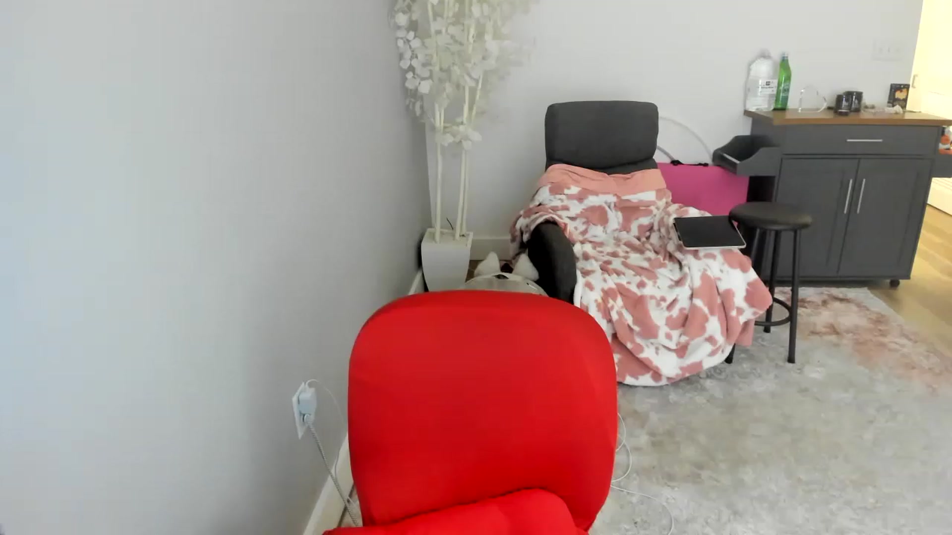 Gallery image thumbnail from HUGECockDomme's myfreecams stream on, 03/03/2023, 03:44 image 12 of 20
