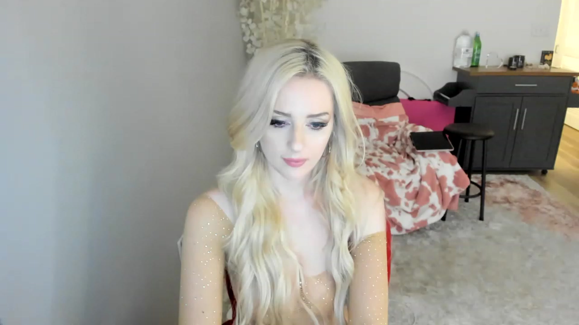 Gallery image thumbnail from HUGECockDomme's myfreecams stream on, 03/03/2023, 06:33 image 3 of 20