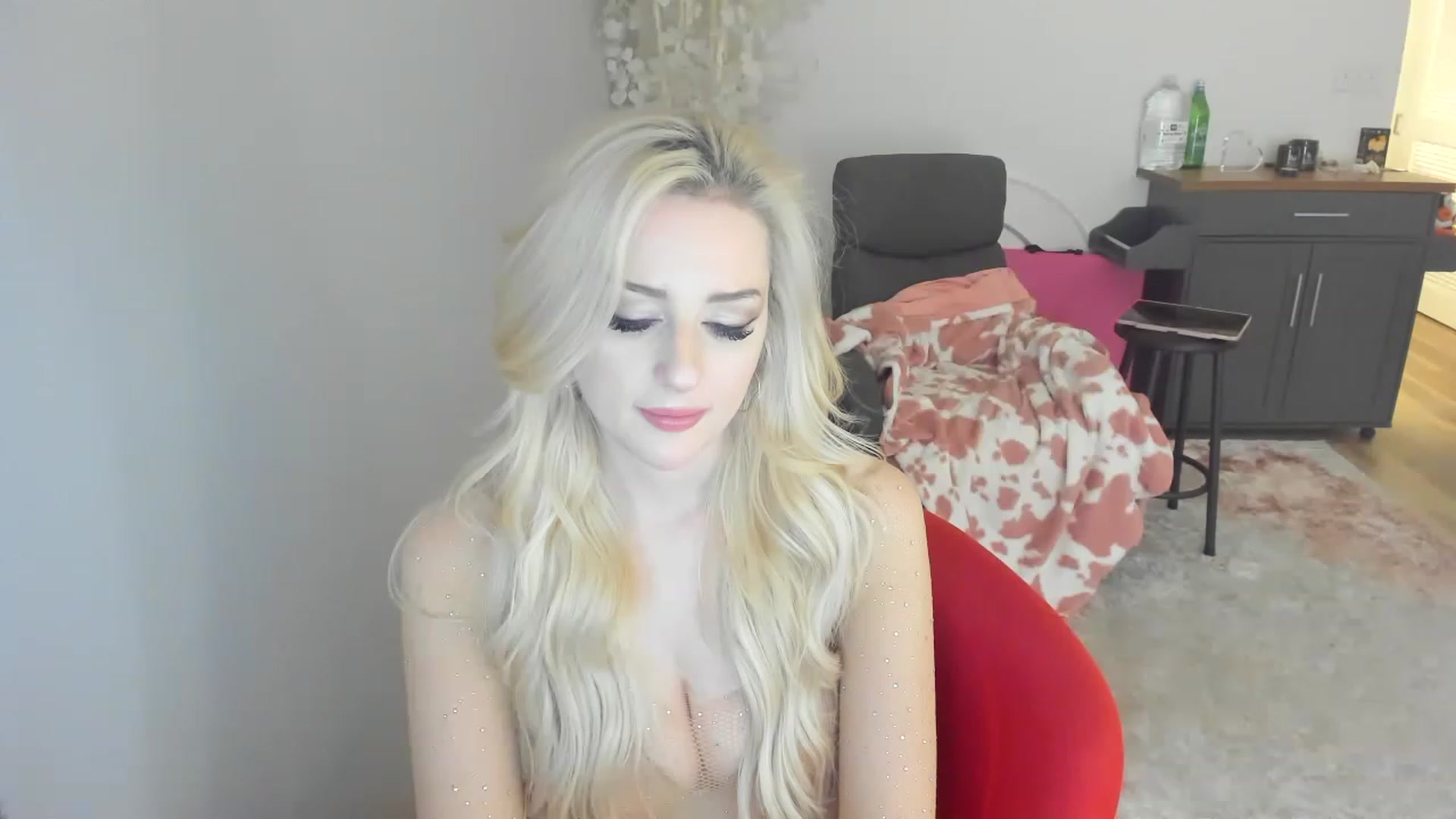 Gallery image thumbnail from HUGECockDomme's myfreecams stream on, 03/03/2023, 08:20 image 6 of 20