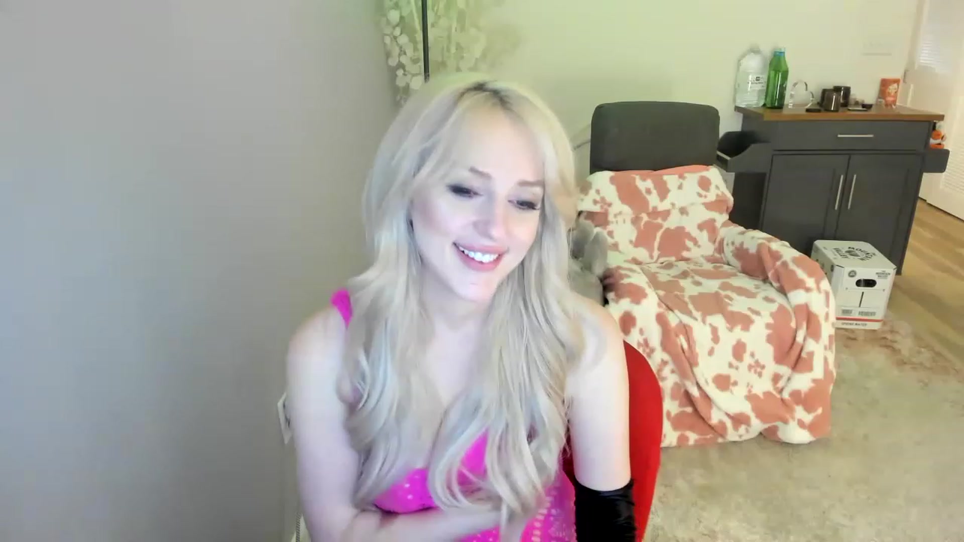 Gallery image thumbnail from HUGEcuckDOMME's myfreecams stream on, 04/15/2023, 09:12 image 8 of 20