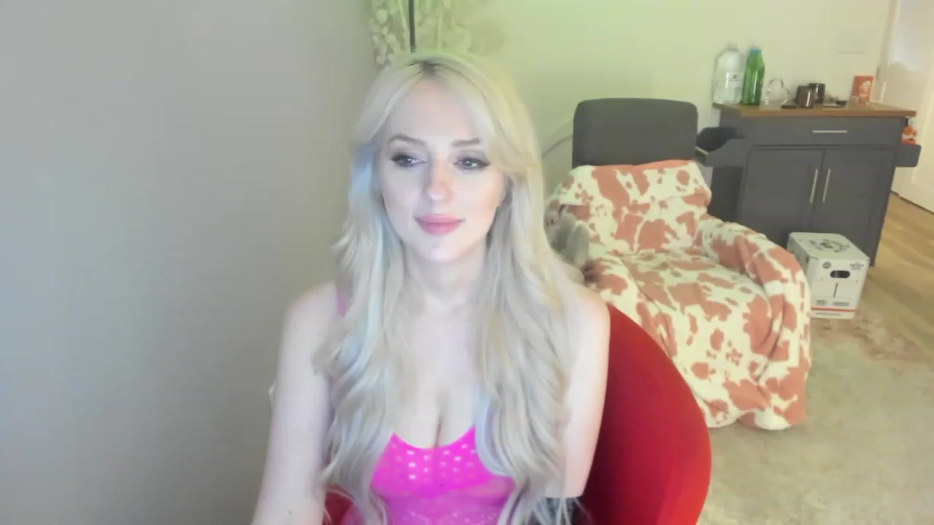 Gallery image thumbnail from HUGEcuckDOMME's myfreecams stream on, 04/15/2023, 10:24 image 15 of 20
