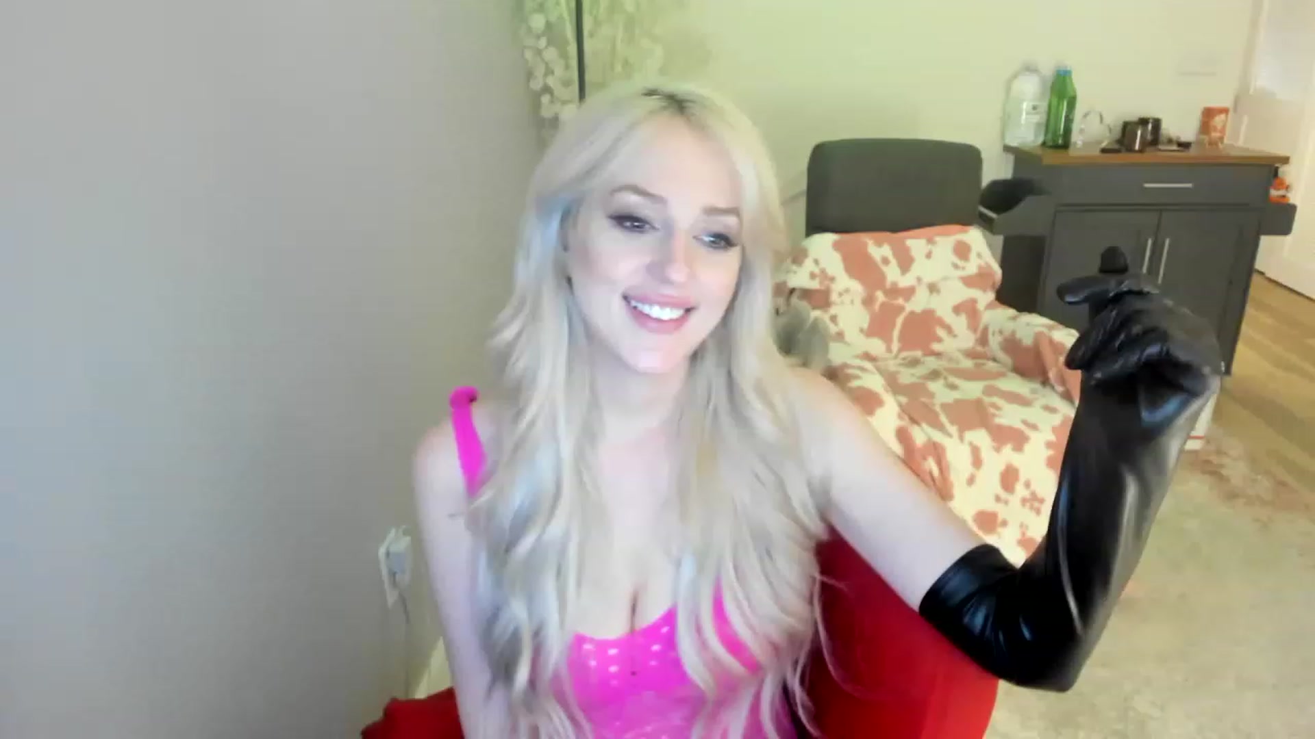 Gallery image thumbnail from HUGEcuckDOMME's myfreecams stream on, 04/15/2023, 10:24 image 17 of 20