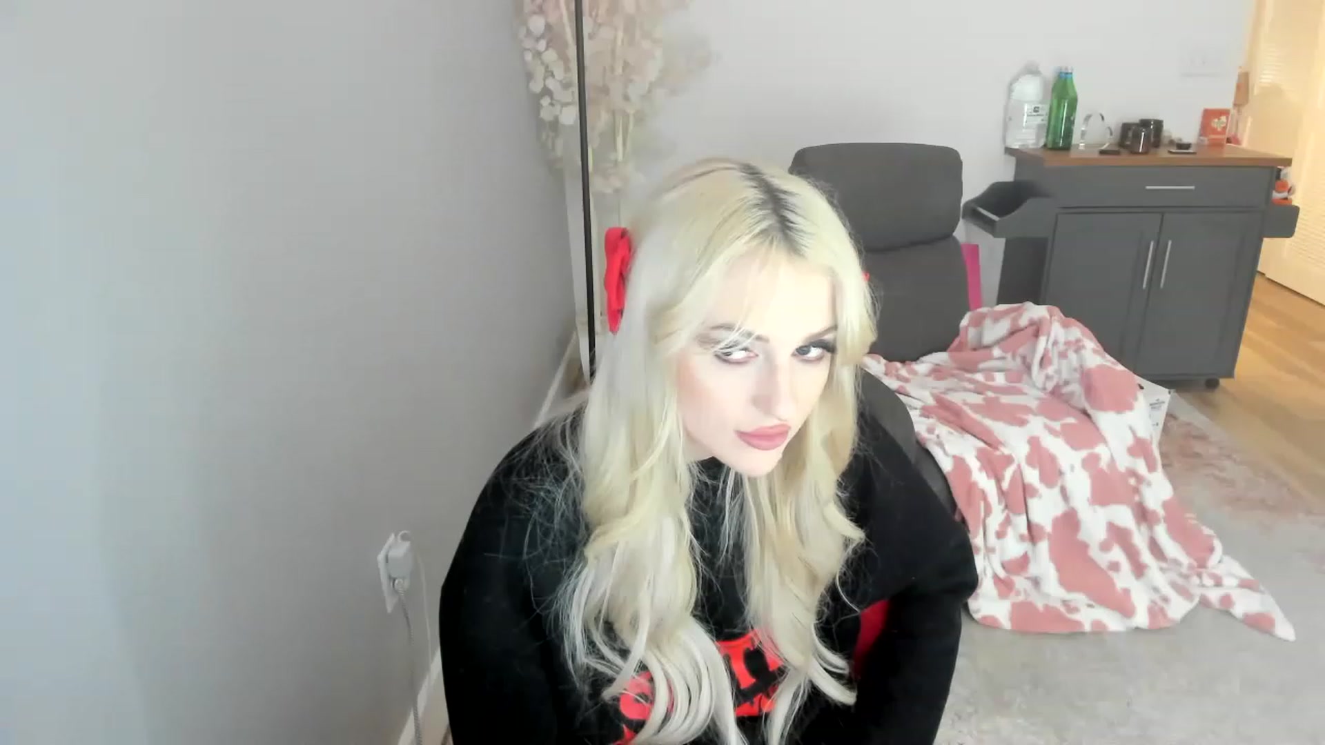 Gallery image thumbnail from HUGEcuckDOMME's myfreecams stream on, 04/23/2023, 08:12 image 13 of 20