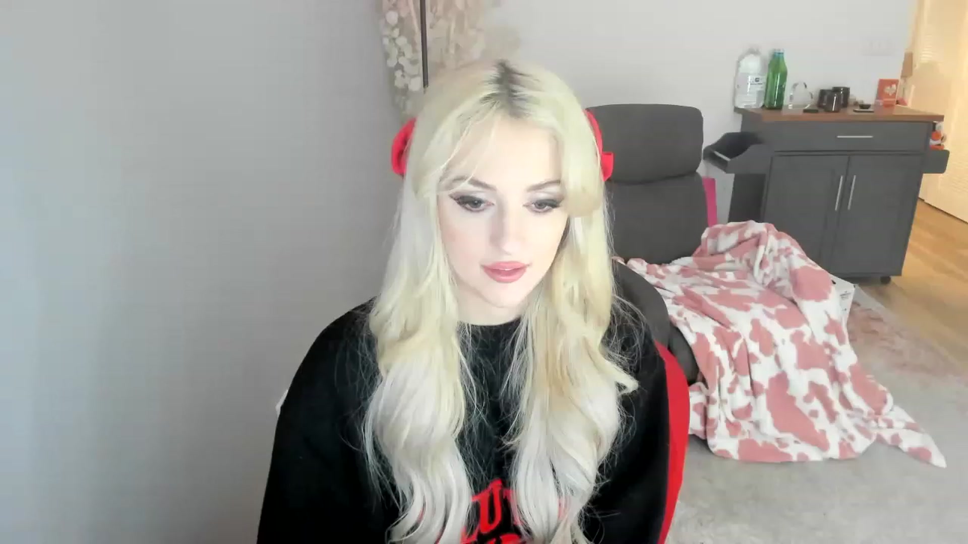 Gallery image thumbnail from HUGEcuckDOMME's myfreecams stream on, 04/23/2023, 08:12 image 15 of 20