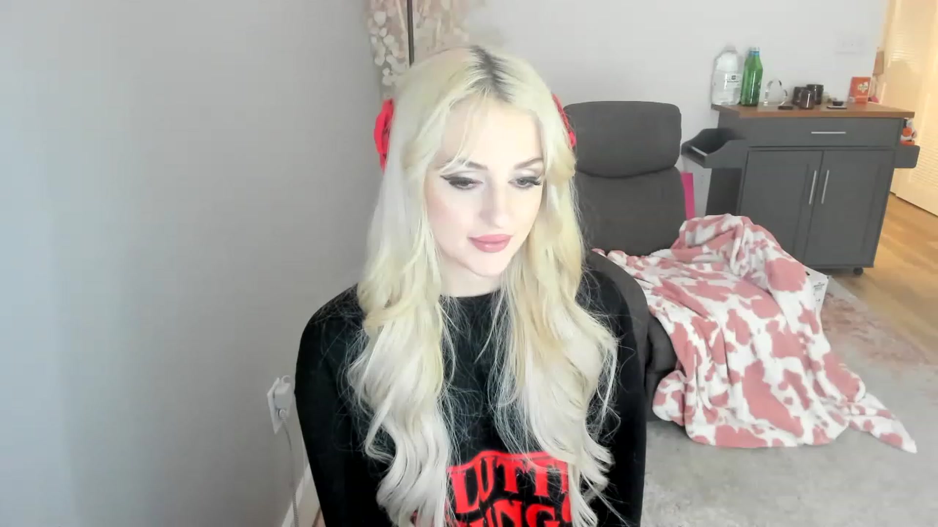 Gallery image thumbnail from HUGEcuckDOMME's myfreecams stream on, 04/23/2023, 08:12 image 8 of 20