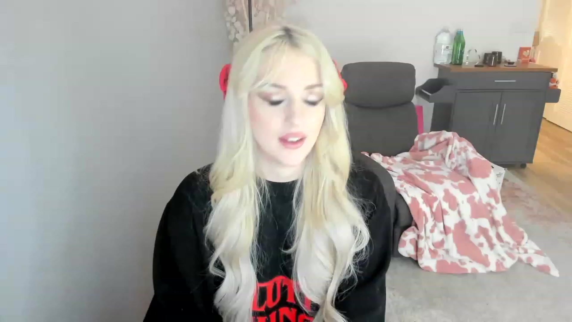 Gallery image thumbnail from HUGEcuckDOMME's myfreecams stream on, 04/23/2023, 08:12 image 5 of 20