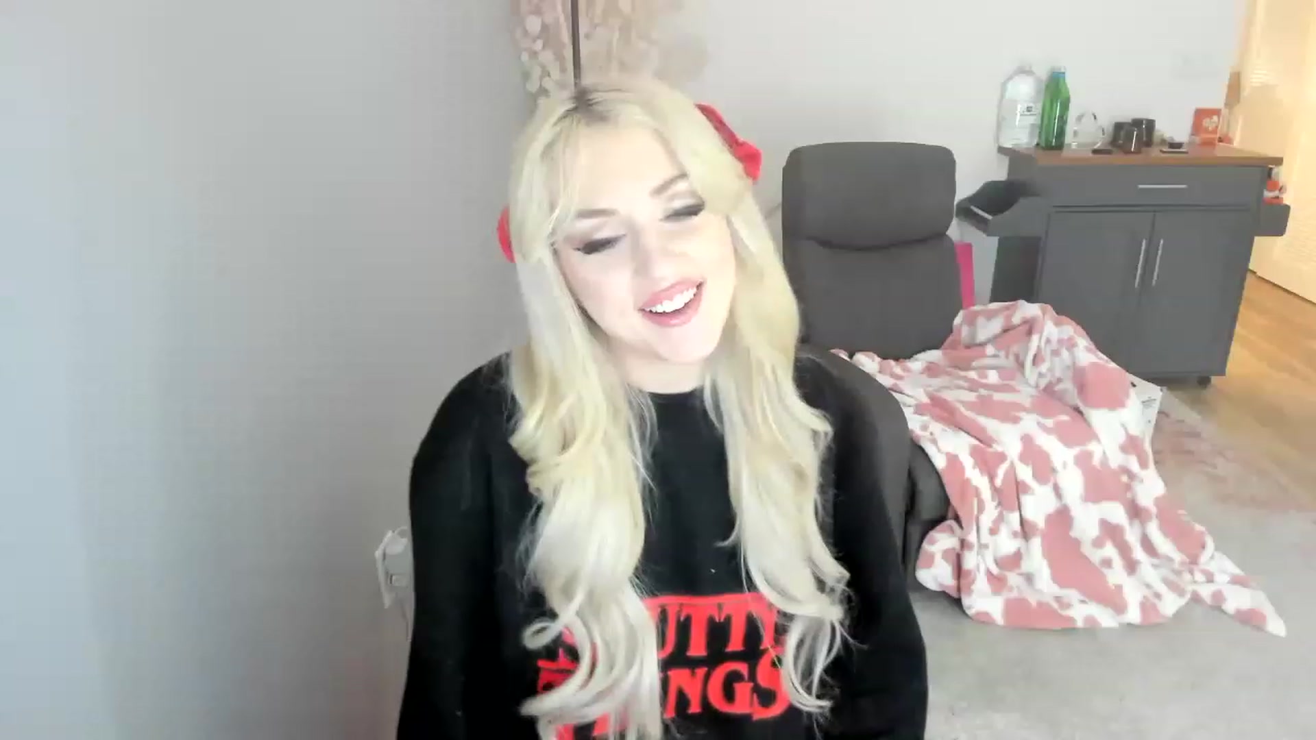 Gallery image thumbnail from HUGEcuckDOMME's myfreecams stream on, 04/23/2023, 08:12 image 2 of 20
