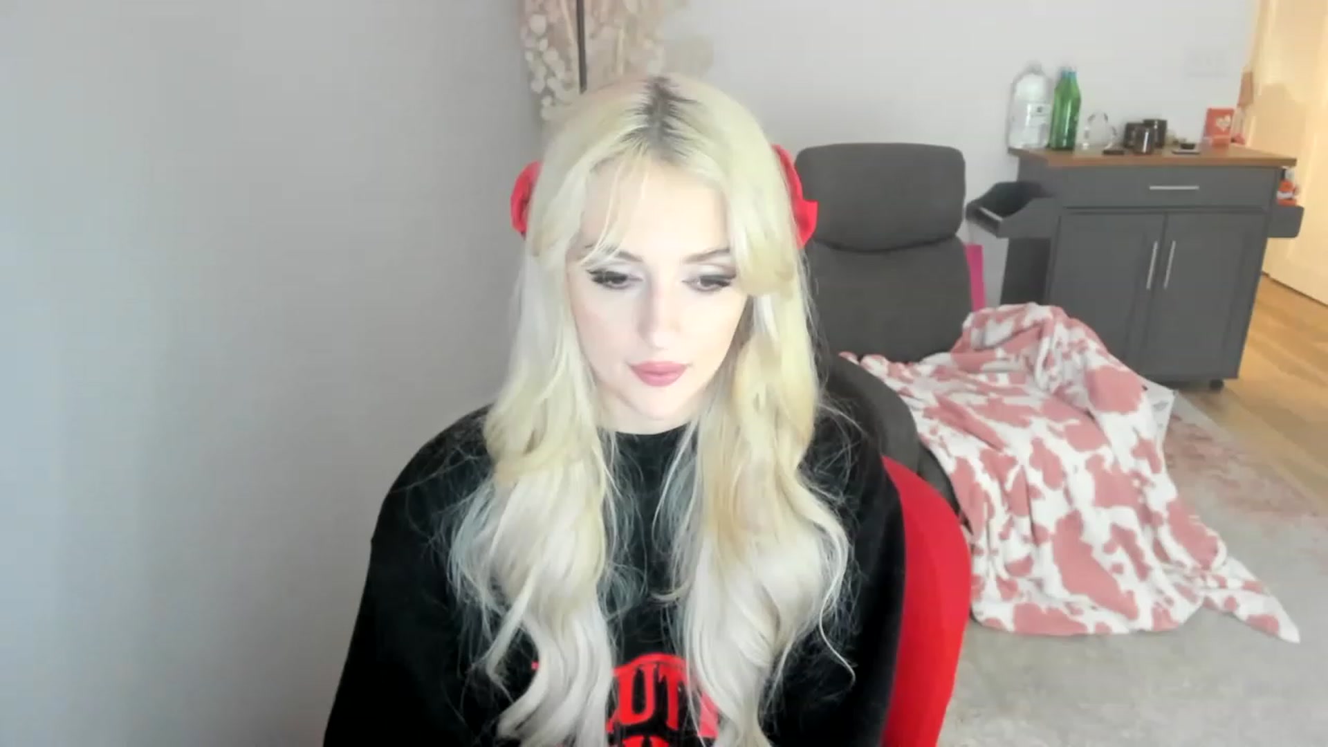 Gallery image thumbnail from HUGEcuckDOMME's myfreecams stream on, 04/23/2023, 08:12 image 10 of 20