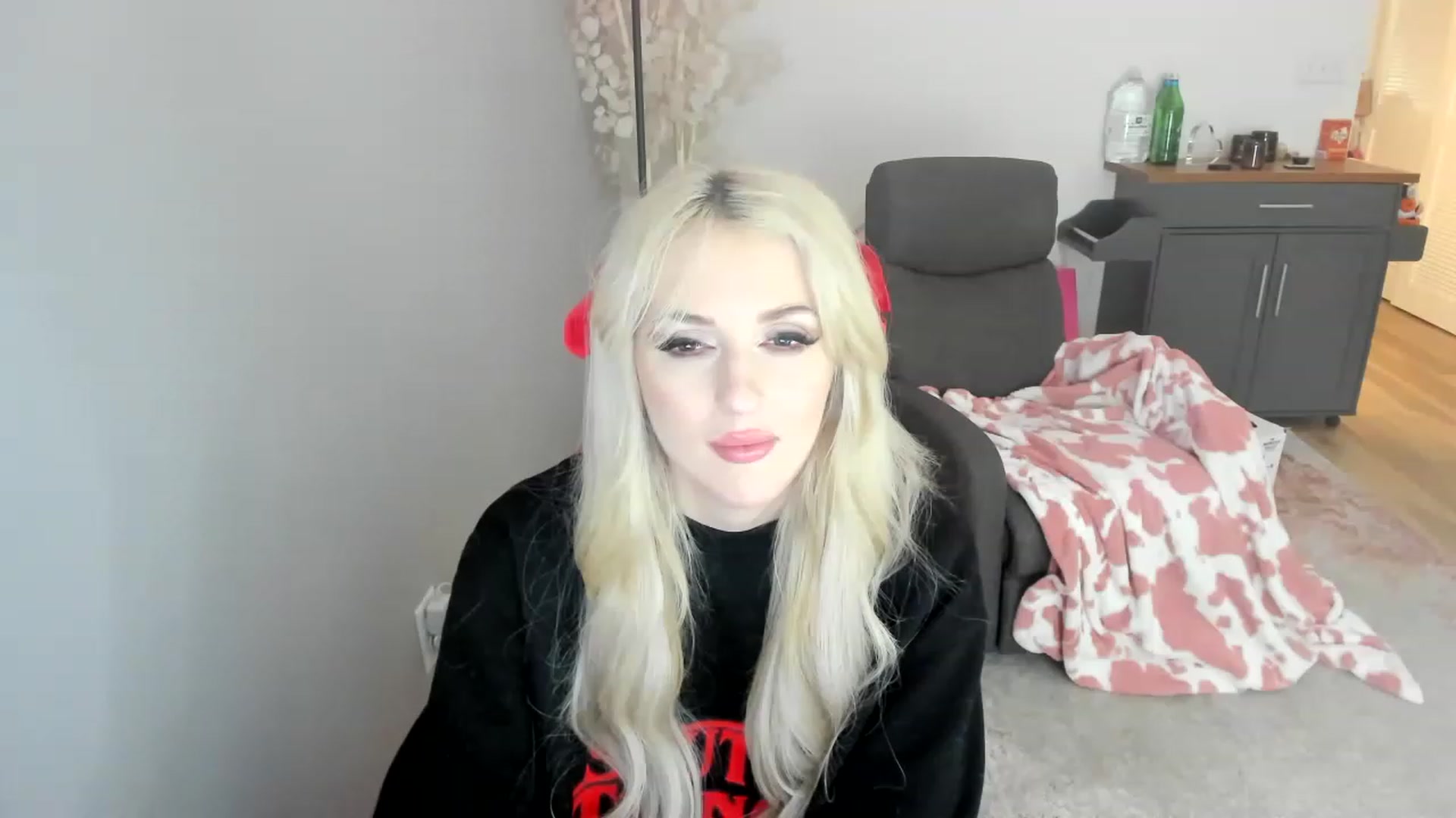 Gallery image thumbnail from HUGEcuckDOMME's myfreecams stream on, 04/23/2023, 10:48 image 10 of 20