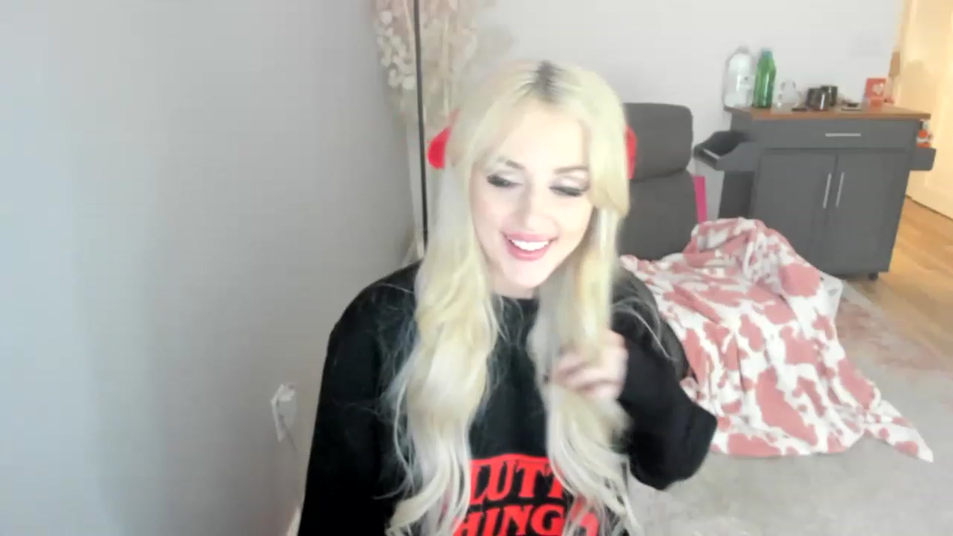 Gallery image thumbnail from HUGEcuckDOMME's myfreecams stream on, 04/23/2023, 10:48 image 4 of 20