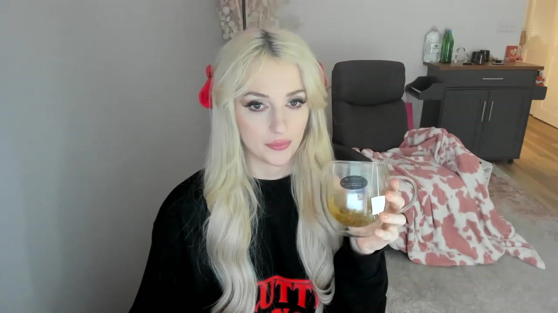 Gallery image thumbnail from HUGEcuckDOMME's myfreecams stream on, 04/23/2023, 10:48 image 17 of 20