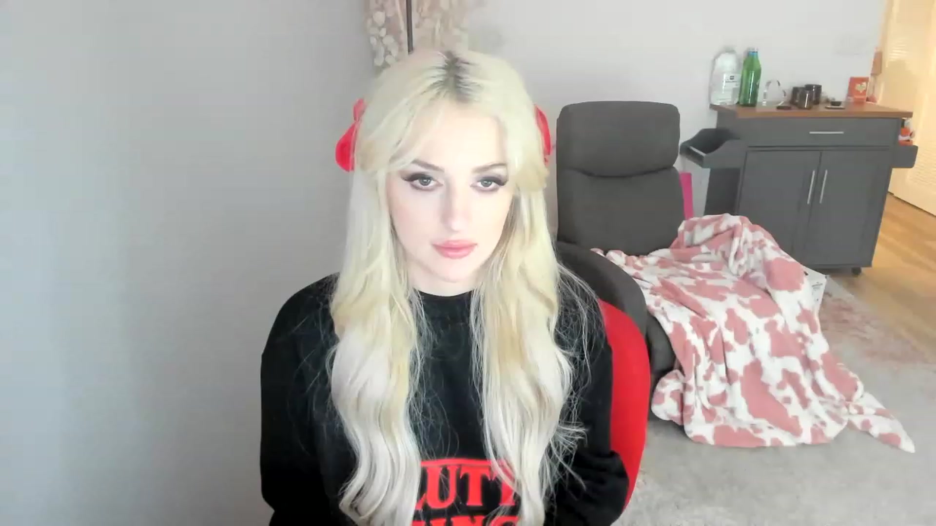 Gallery image thumbnail from HUGEcuckDOMME's myfreecams stream on, 04/23/2023, 10:48 image 18 of 20