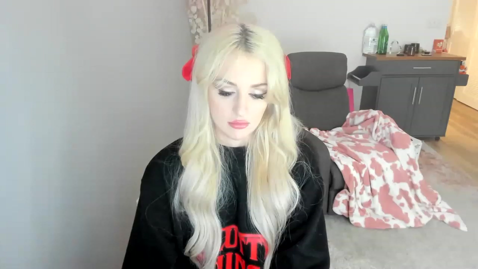 Gallery image thumbnail from HUGEcuckDOMME's myfreecams stream on, 04/23/2023, 10:48 image 7 of 20