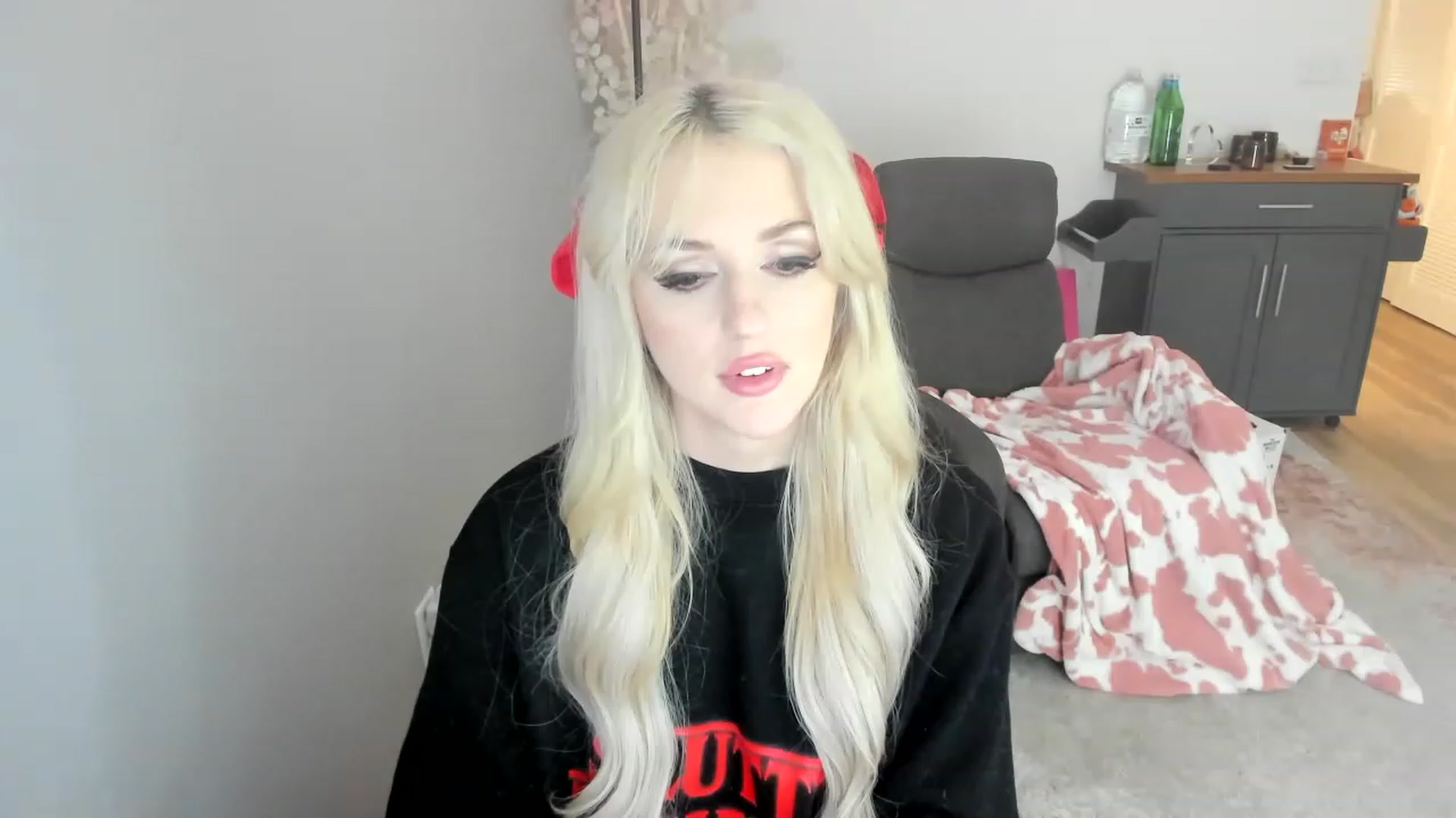 Gallery image thumbnail from HUGEcuckDOMME's myfreecams stream on, 04/23/2023, 10:48 image 13 of 20