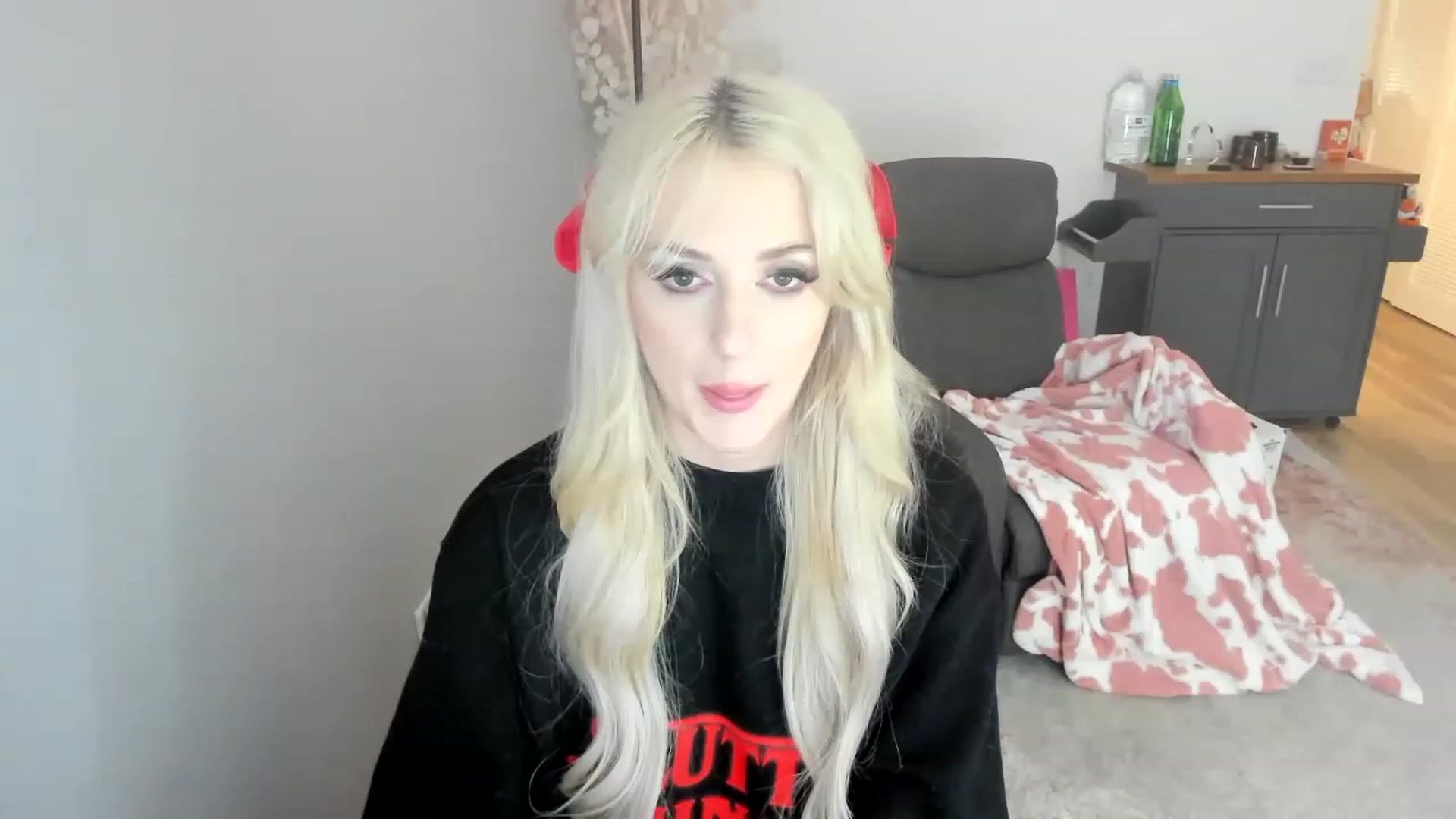 Gallery image thumbnail from HUGEcuckDOMME's myfreecams stream on, 04/23/2023, 10:48 image 11 of 20