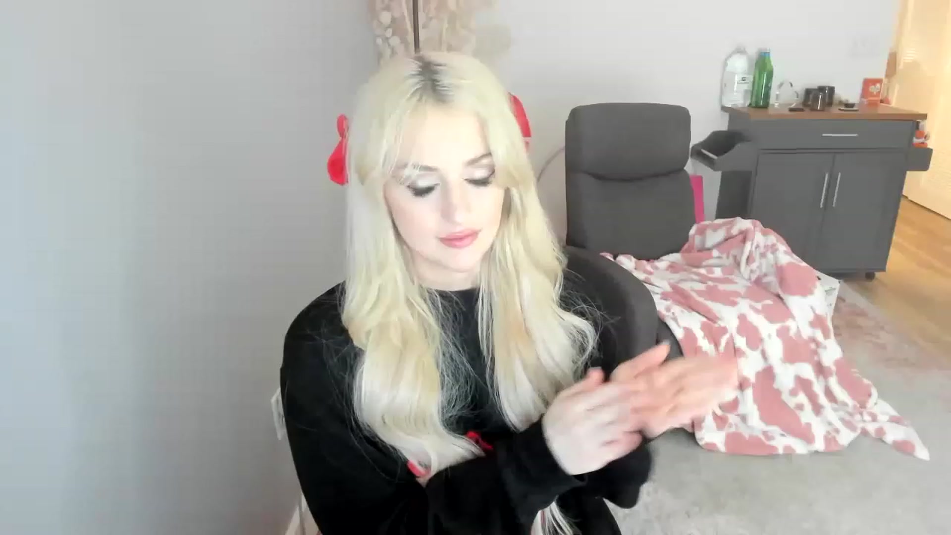 Gallery image thumbnail from HUGEcuckDOMME's myfreecams stream on, 04/23/2023, 10:48 image 8 of 20