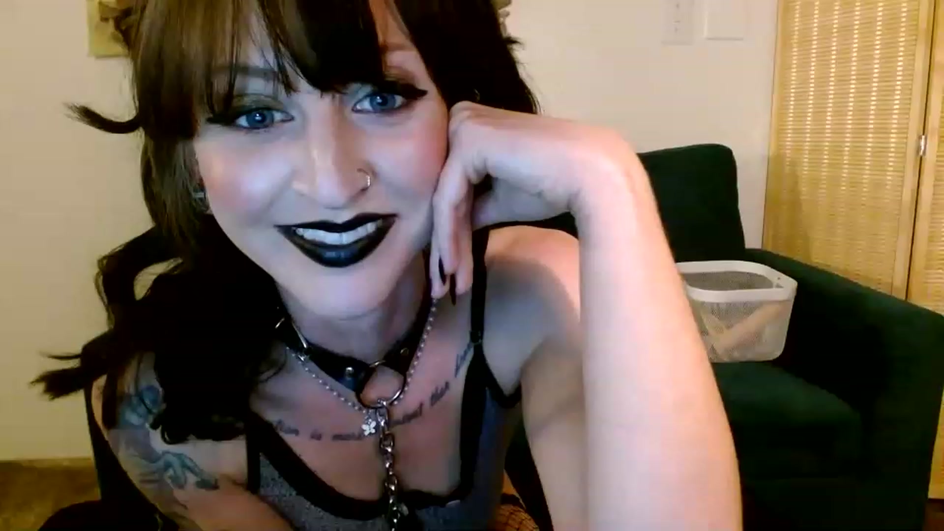 Gallery image thumbnail from Hail3y's myfreecams stream on, 11/14/2022, 21:40 image 13 of 20