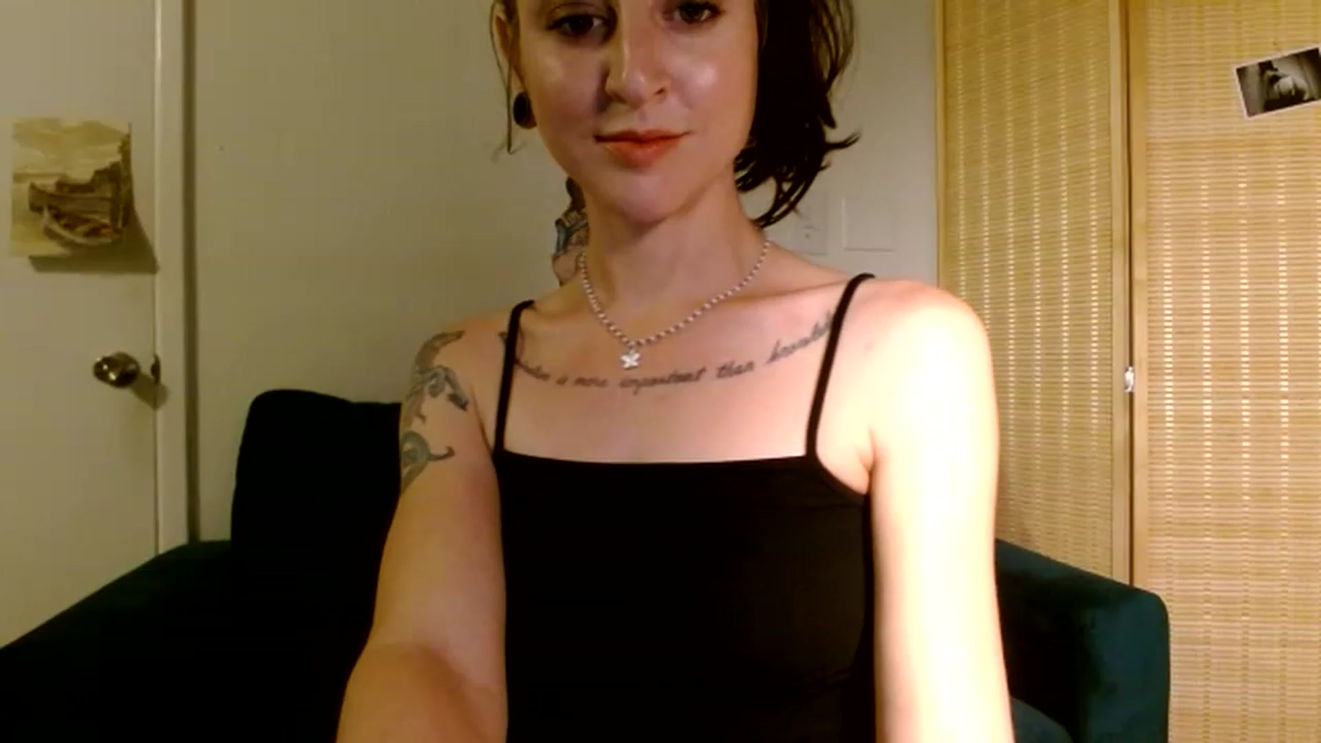 Gallery image thumbnail from Hail3y's myfreecams stream on, 11/18/2022, 20:51 image 16 of 20