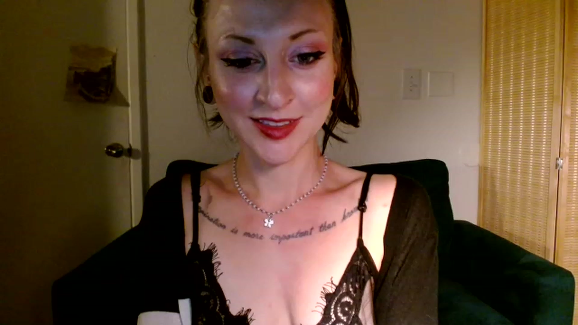 Gallery image thumbnail from Hail3y's myfreecams stream on, 11/19/2022, 11:40 image 12 of 20