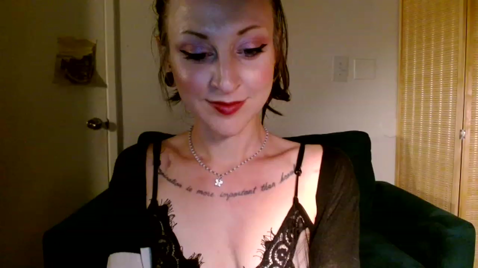 Gallery image thumbnail from Hail3y's myfreecams stream on, 11/19/2022, 11:40 image 14 of 20