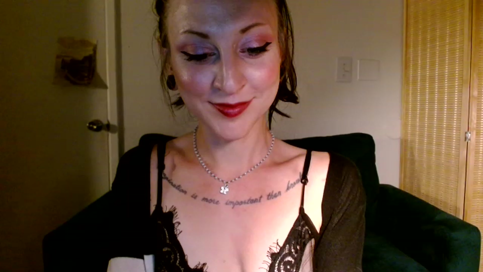 Gallery image thumbnail from Hail3y's myfreecams stream on, 11/19/2022, 11:40 image 16 of 20