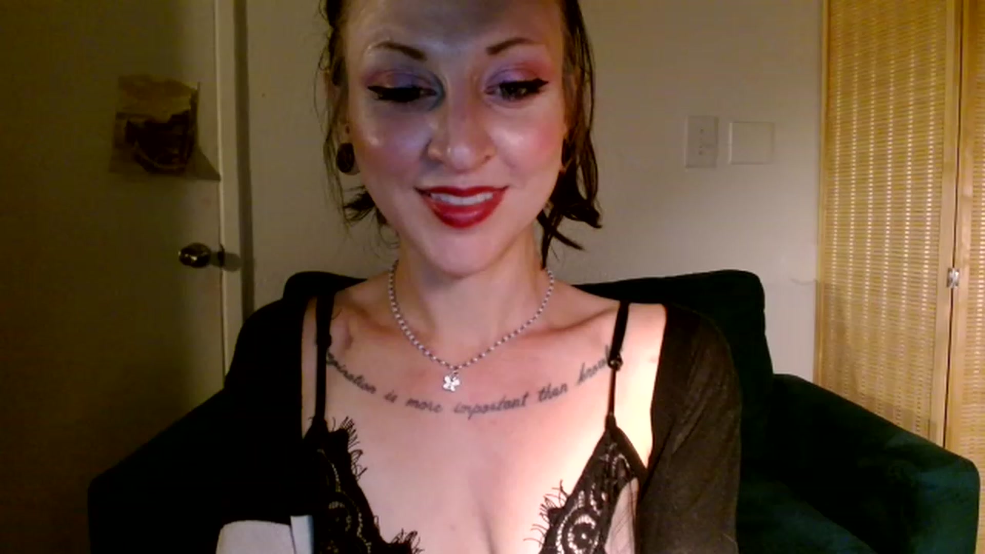 Gallery image thumbnail from Hail3y's myfreecams stream on, 11/19/2022, 11:40 image 17 of 20