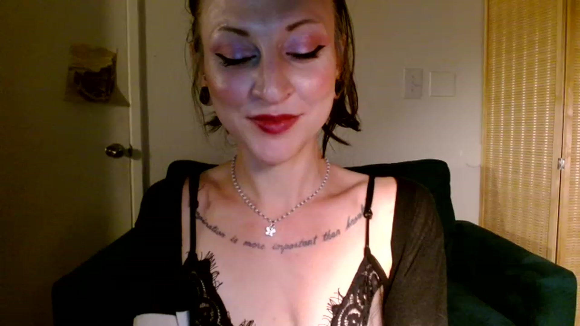 Gallery image thumbnail from Hail3y's myfreecams stream on, 11/19/2022, 11:40 image 18 of 20