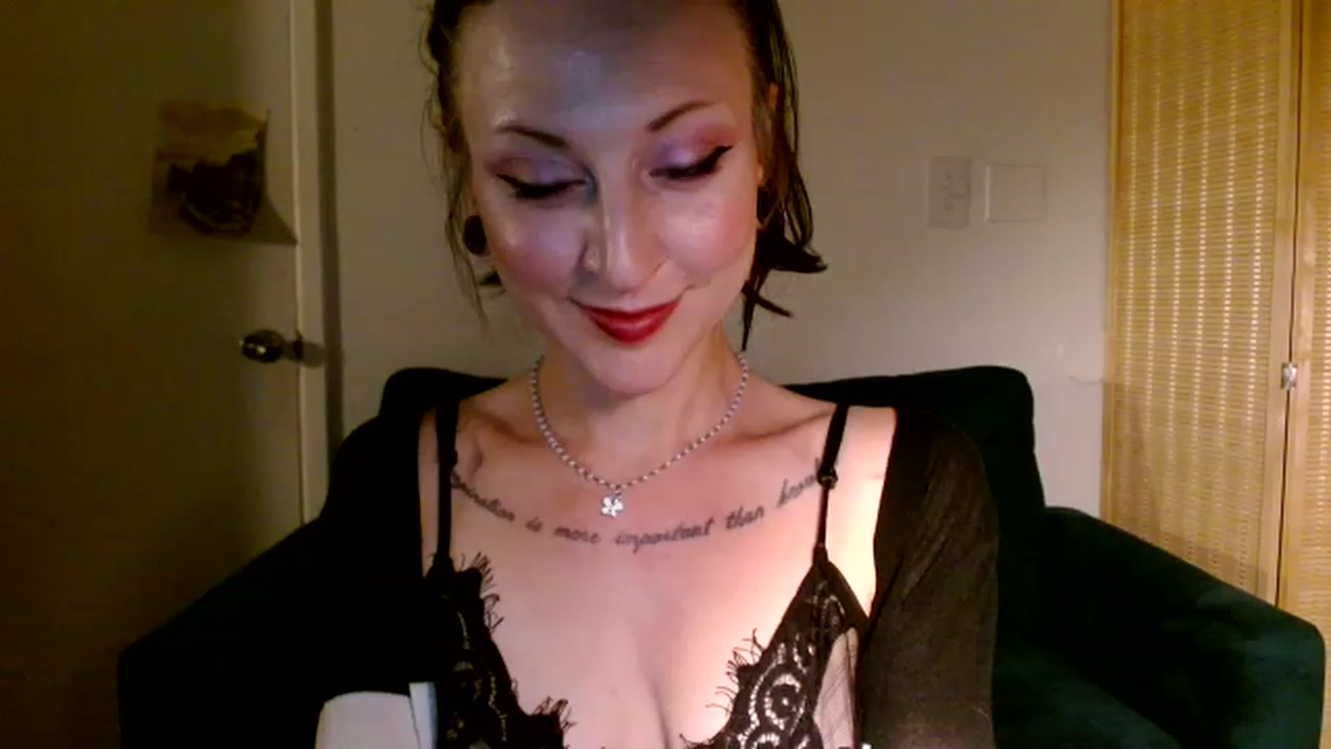 Gallery image thumbnail from Hail3y's myfreecams stream on, 11/19/2022, 11:40 image 15 of 20