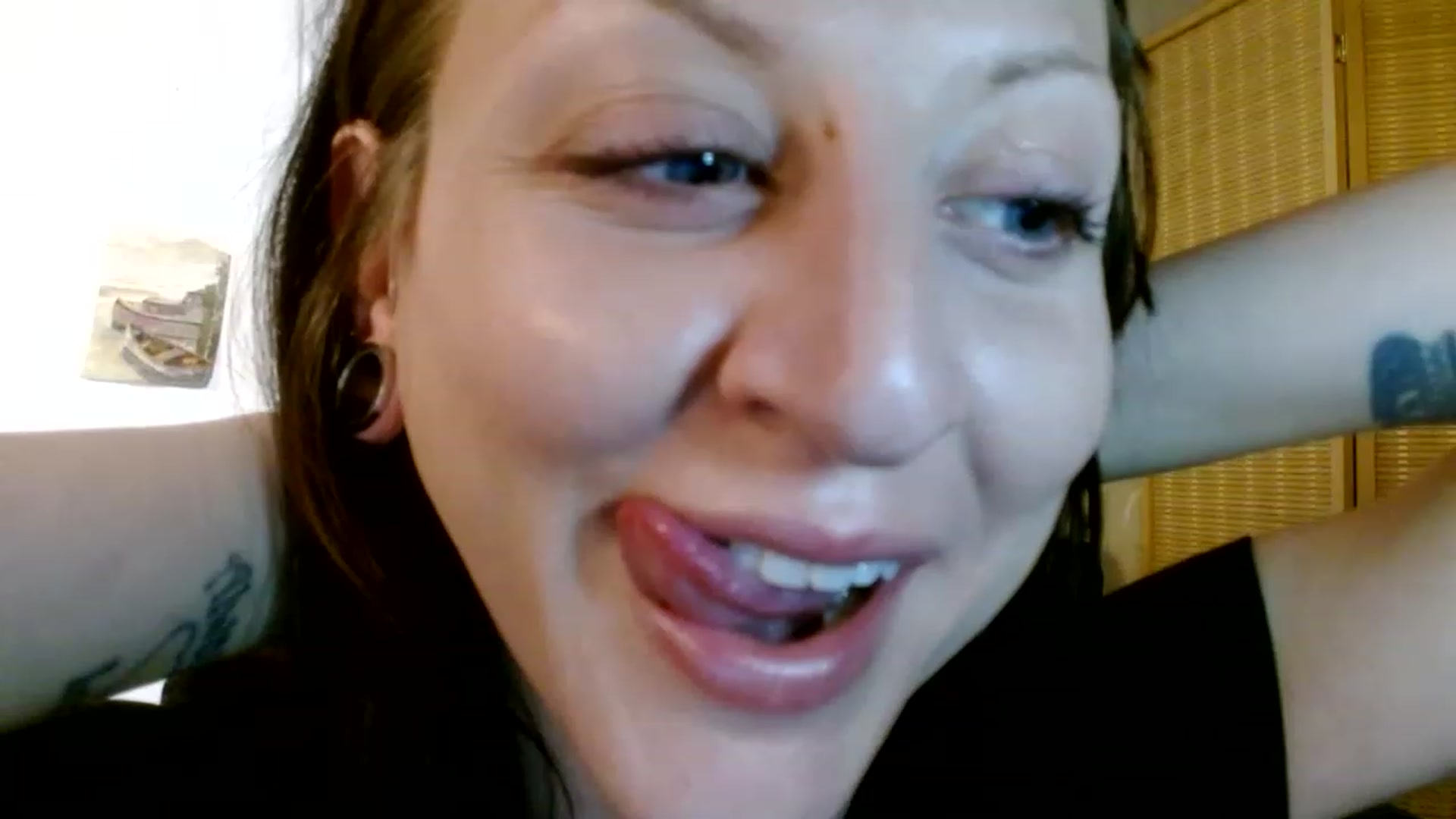 Gallery image thumbnail from Hail3y's myfreecams stream on, 11/21/2022, 20:37 image 19 of 20