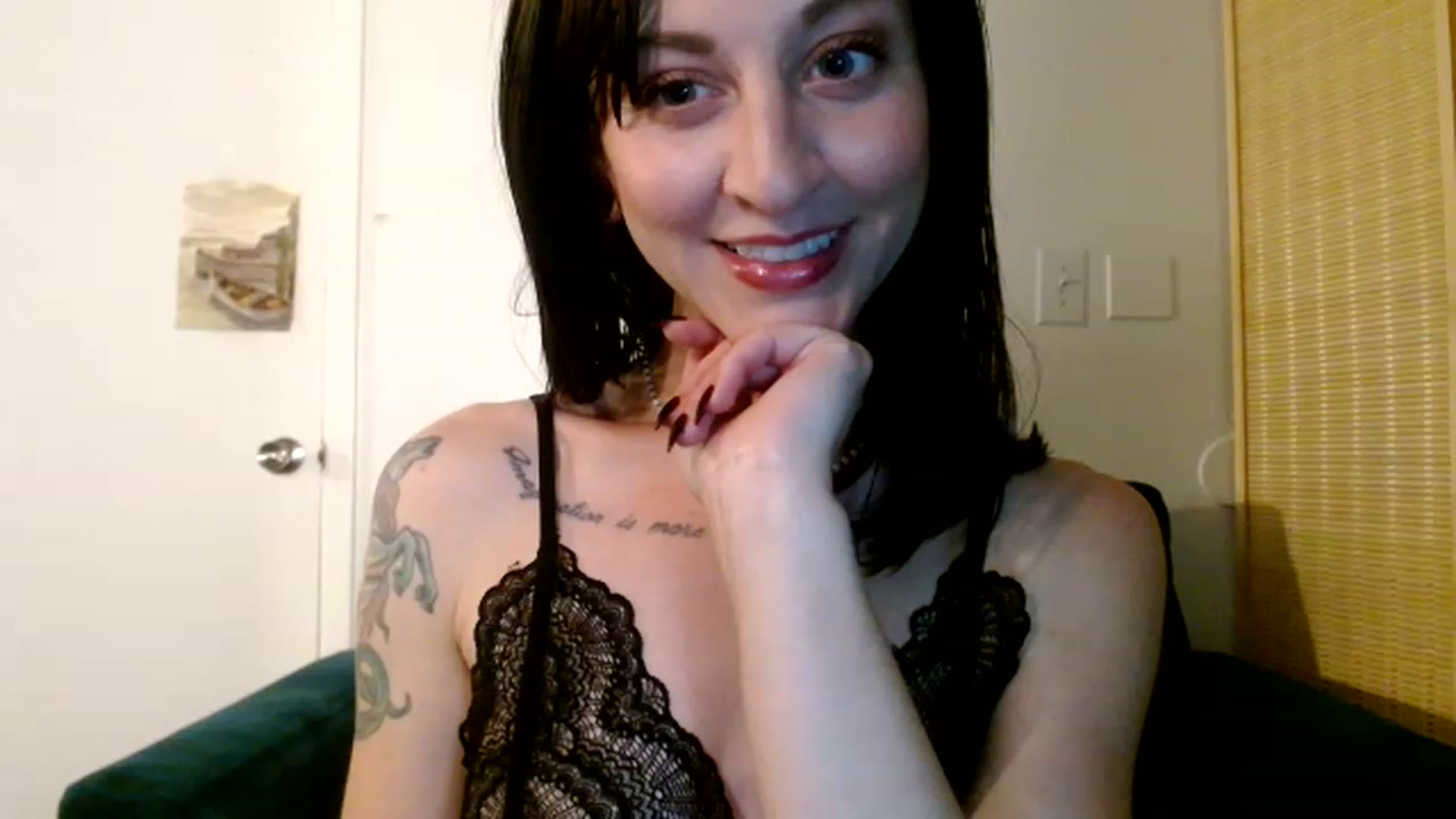Gallery image thumbnail from Hail3y's myfreecams stream on, 12/01/2022, 24:02 image 18 of 20