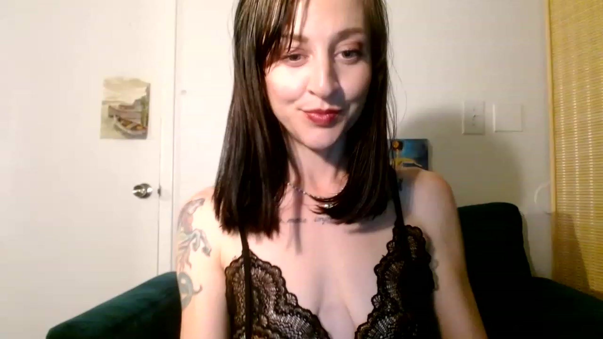 Gallery image thumbnail from Hail3y's myfreecams stream on, 12/01/2022, 24:02 image 10 of 20