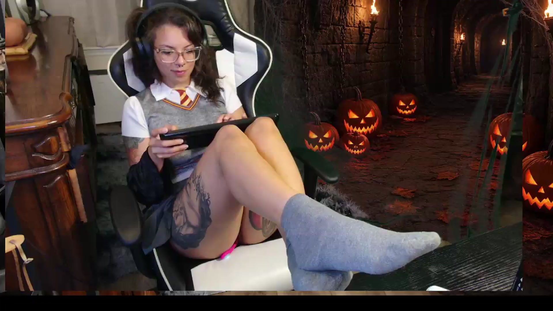 Gallery image thumbnail from HailWilds's myfreecams stream on, 09/06/2026, 18:04 image 10 of 20