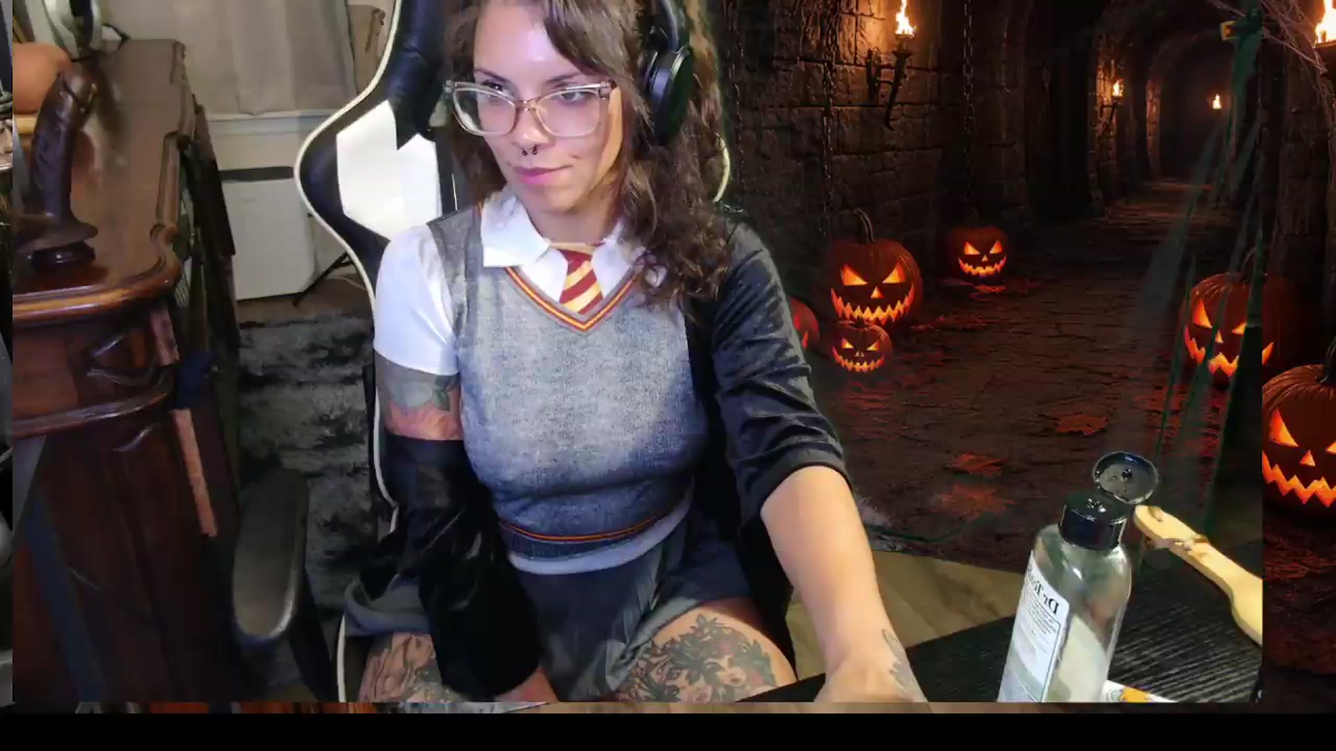 Gallery image thumbnail from HailWilds's myfreecams stream on, 09/06/2026, 19:41 image 7 of 20