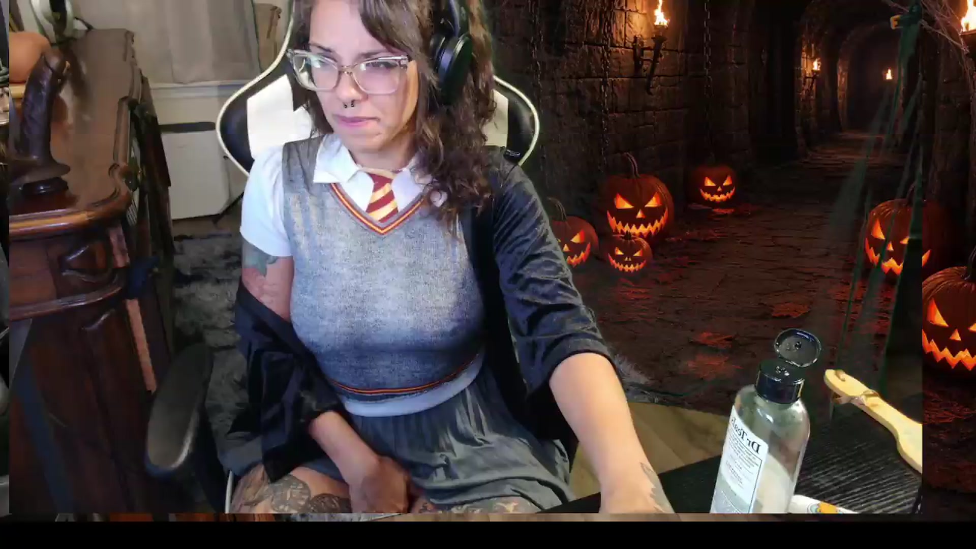 Gallery image thumbnail from HailWilds's myfreecams stream on, 09/06/2026, 19:41 image 2 of 20