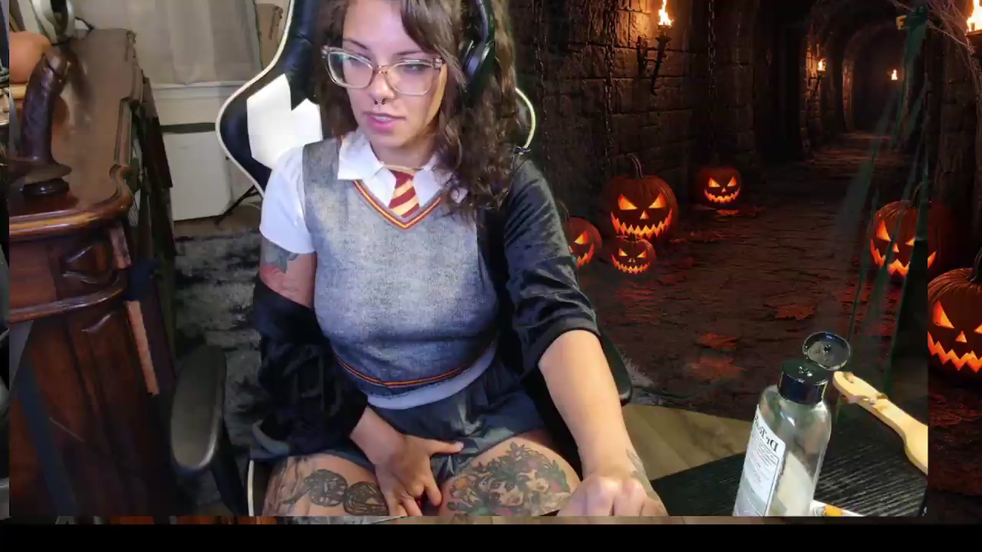 Gallery image thumbnail from HailWilds's myfreecams stream on, 09/06/2026, 19:41 image 6 of 20
