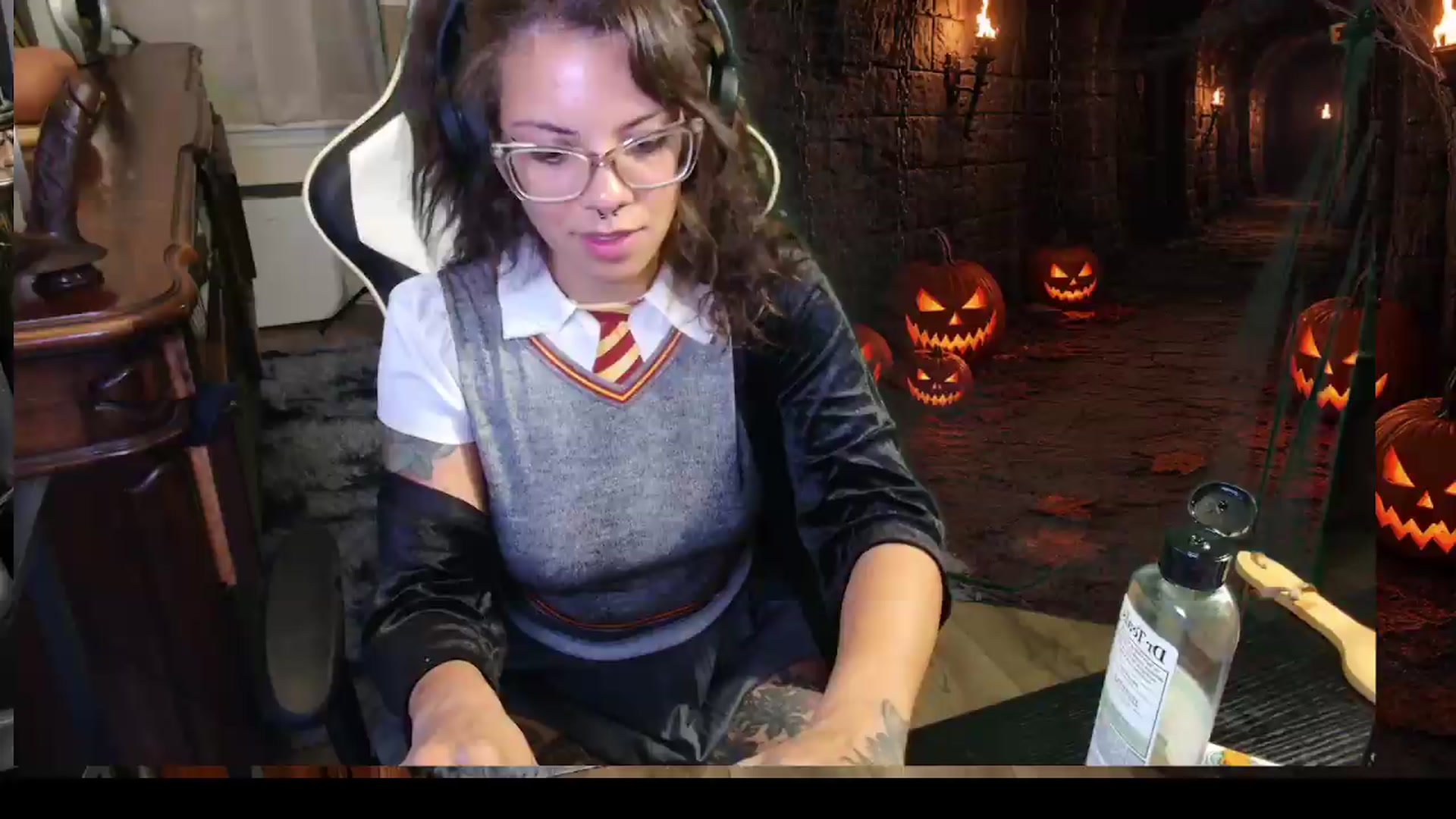 Gallery image thumbnail from HailWilds's myfreecams stream on, 09/06/2026, 19:41 image 8 of 20