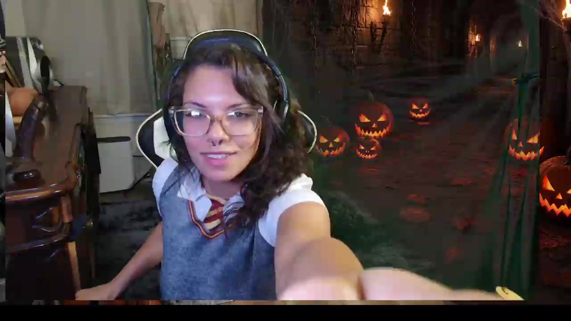 Gallery image thumbnail from HailWilds's myfreecams stream on, 09/06/2026, 19:41 image 10 of 20