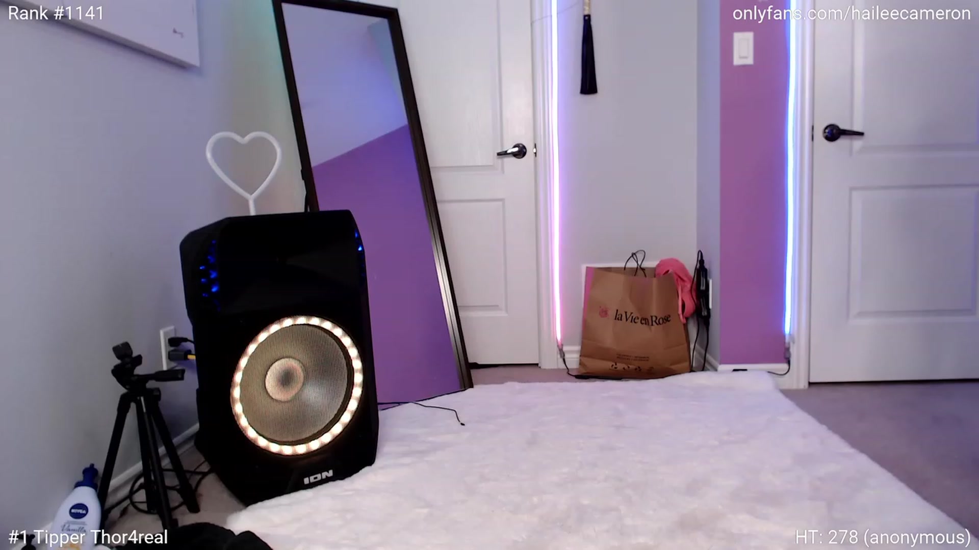 Gallery image thumbnail from HaileeCameron's myfreecams stream on, 11/25/2022, 05:16 image 5 of 20