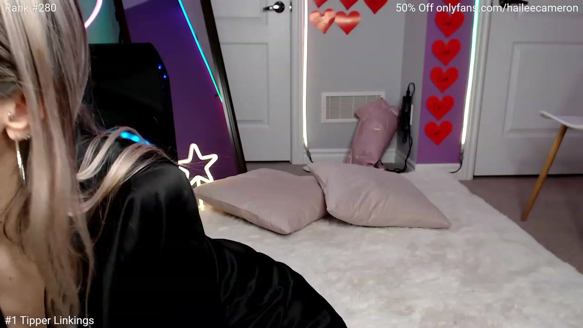 Gallery image thumbnail from HaileeCameron's myfreecams stream on, 02/06/2023, 05:17 image 3 of 20