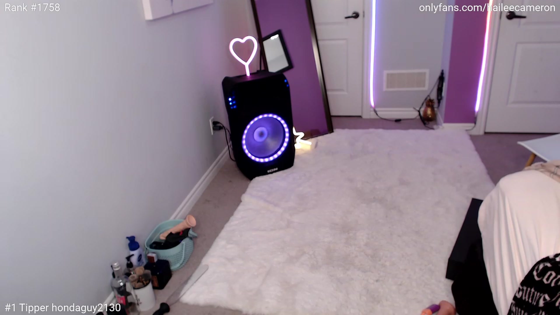 Gallery image thumbnail from HaileeCameron's myfreecams stream on, 03/16/2023, 06:29 image 17 of 20