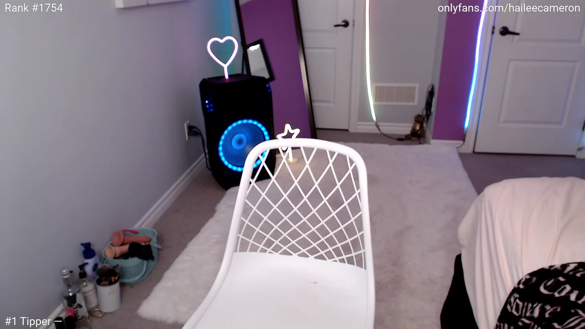 Gallery image thumbnail from HaileeCameron's myfreecams stream on, 03/27/2023, 01:06 image 1 of 20