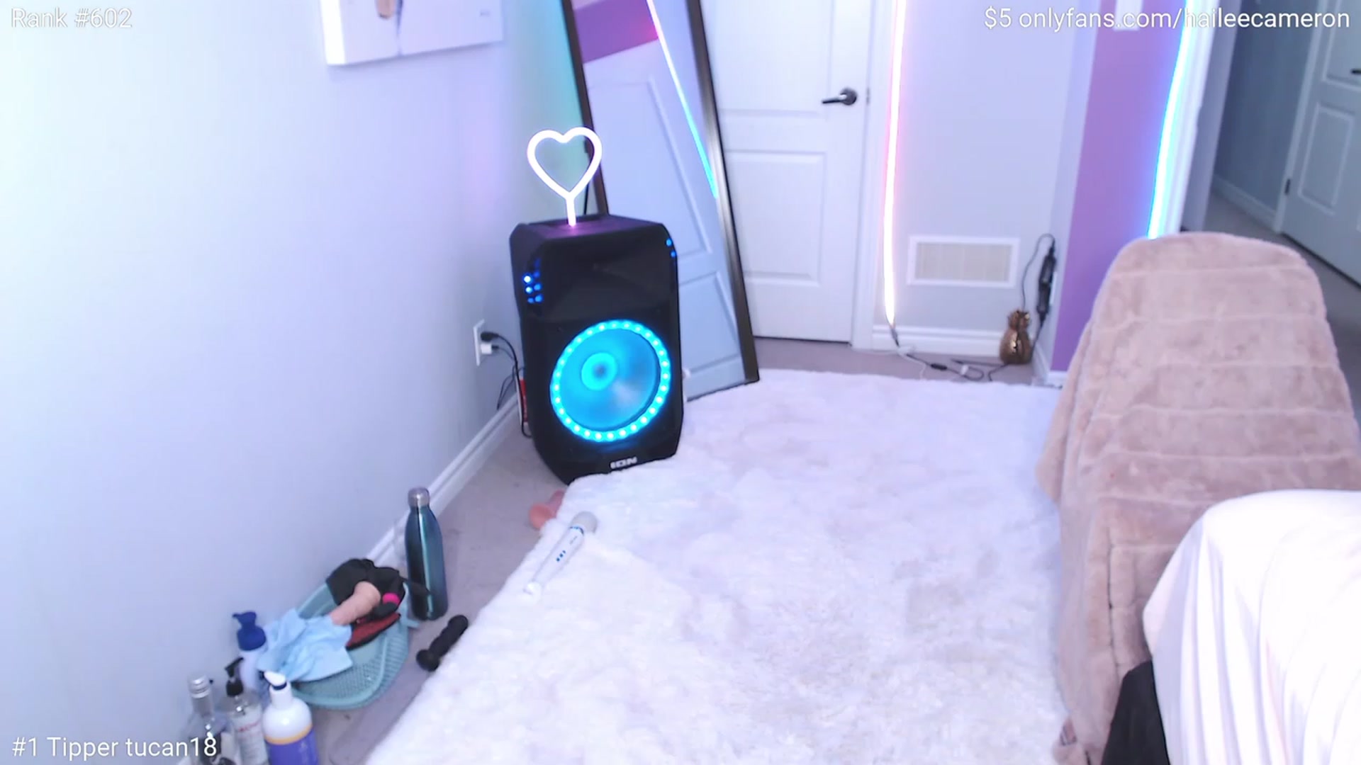 Gallery image thumbnail from HaileeCameron's myfreecams stream on, 04/19/2023, 06:47 image 3 of 20