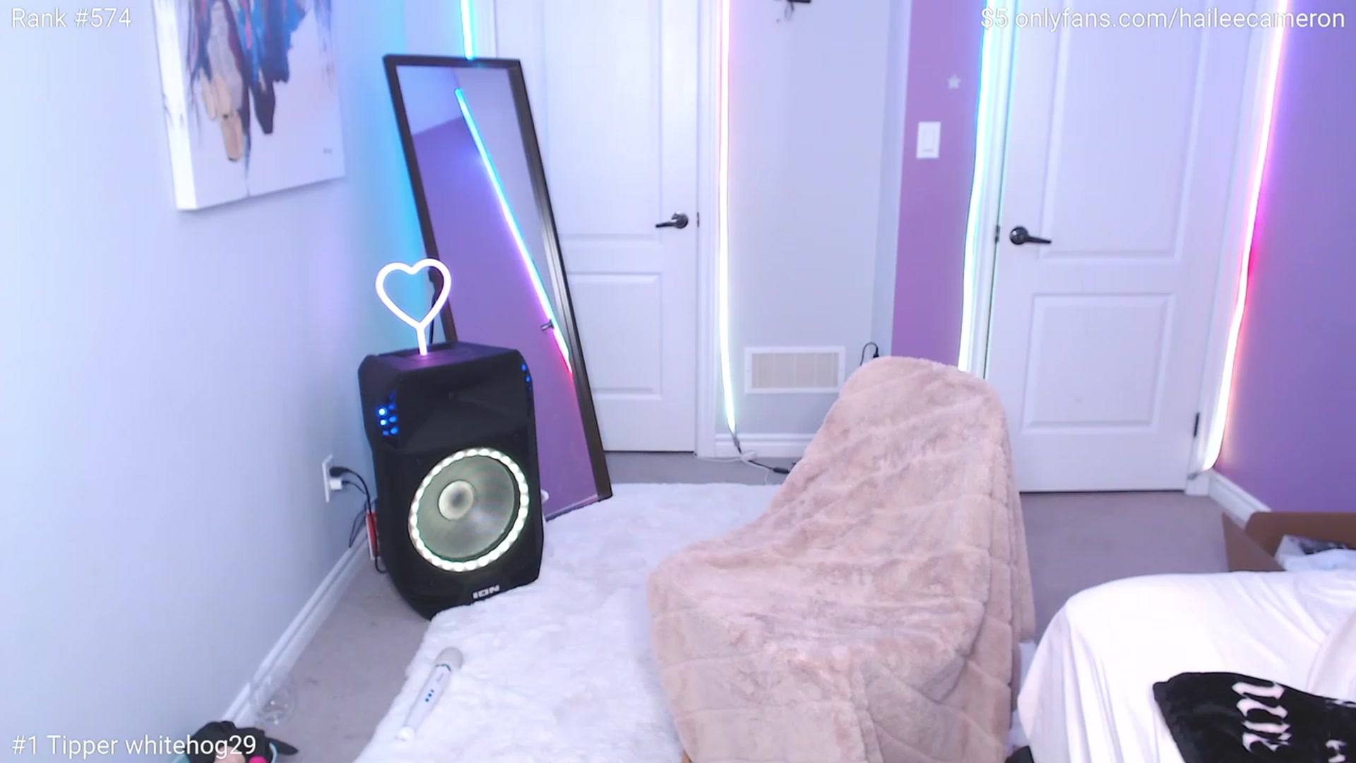 Gallery image thumbnail from HaileeCameron's myfreecams stream on, 04/19/2023, 08:07 image 16 of 20