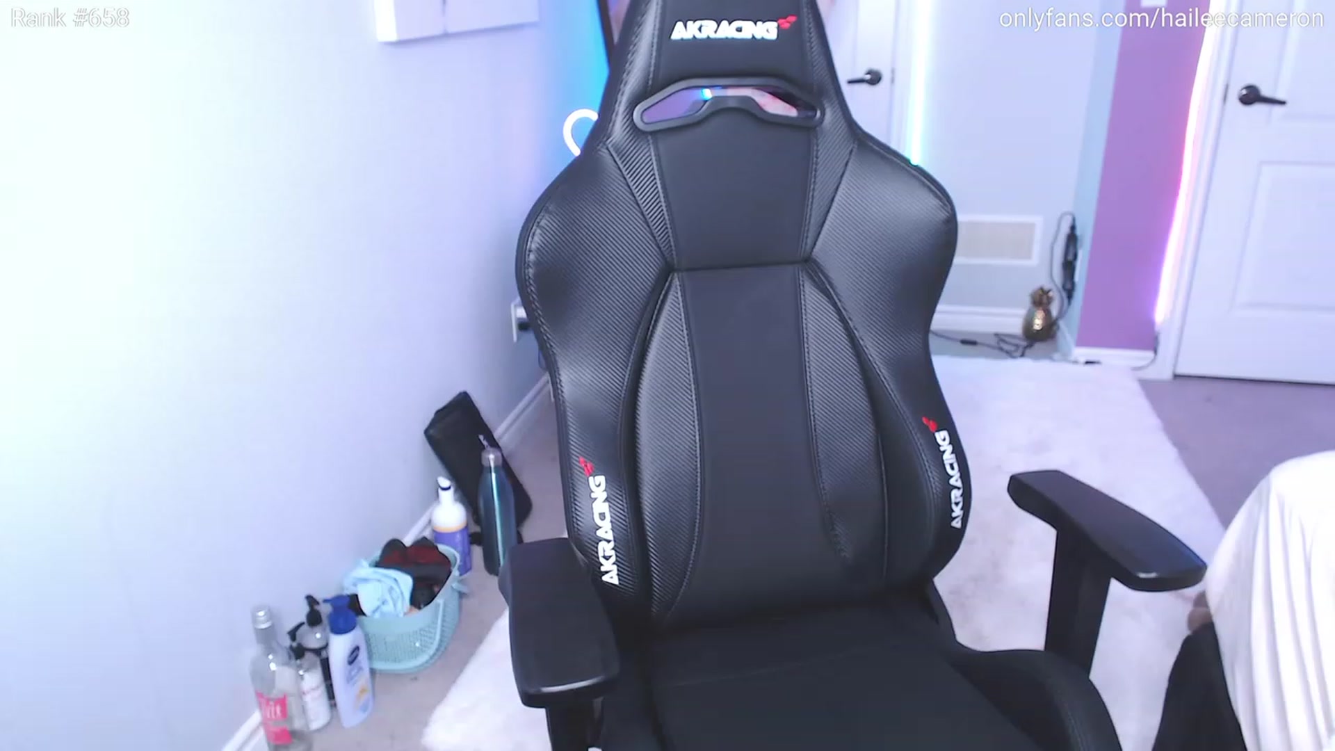 Gallery image thumbnail from HaileeCameron's myfreecams stream on, 04/24/2023, 05:33 image 2 of 20