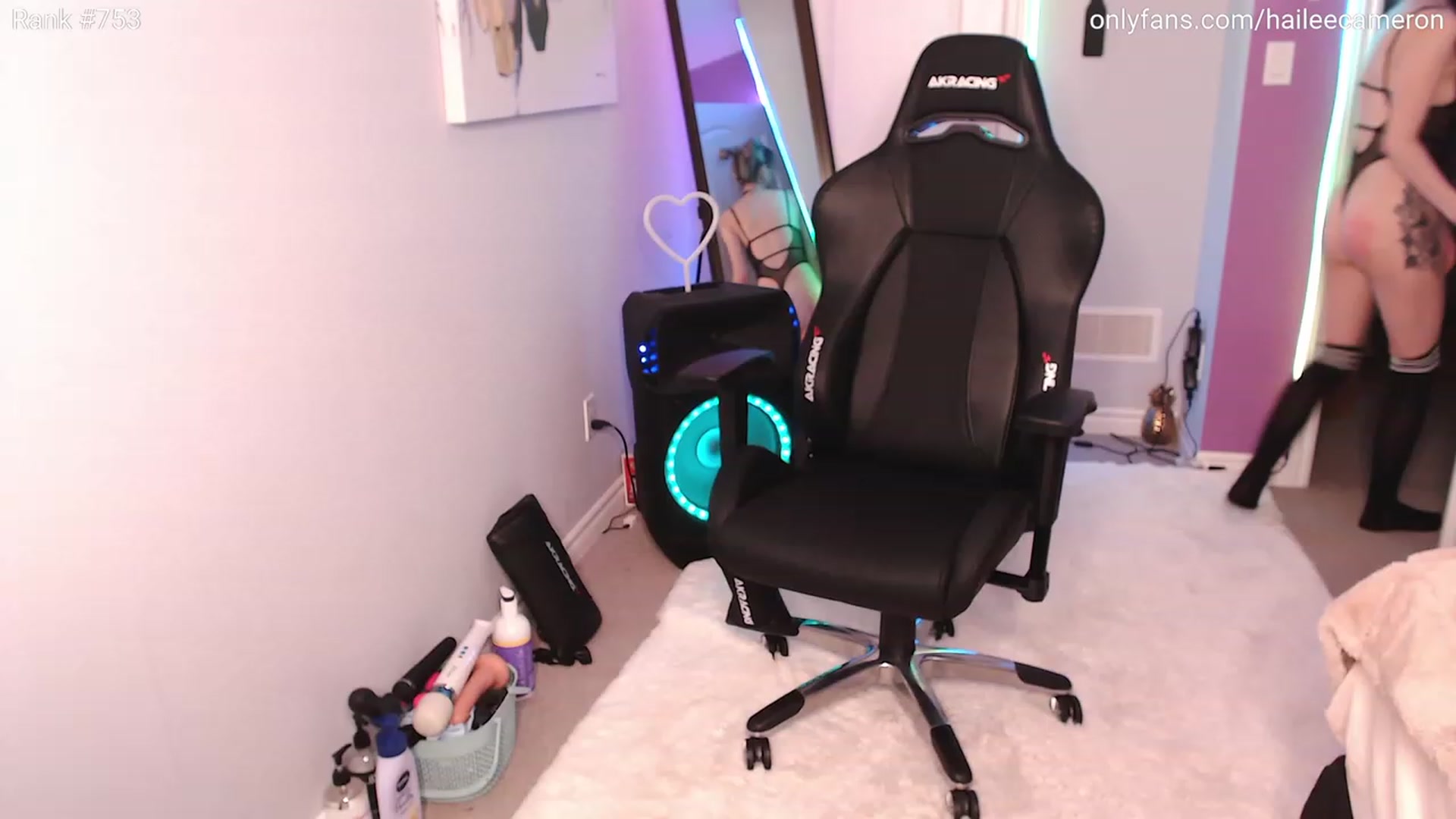 Gallery image thumbnail from HaileeCameron's myfreecams stream on, 04/27/2023, 05:36 image 16 of 20