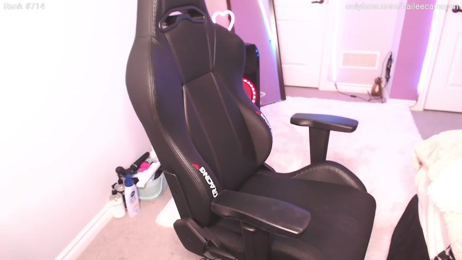 Gallery image thumbnail from HaileeCameron's myfreecams stream on, 04/29/2023, 06:28 image 7 of 20
